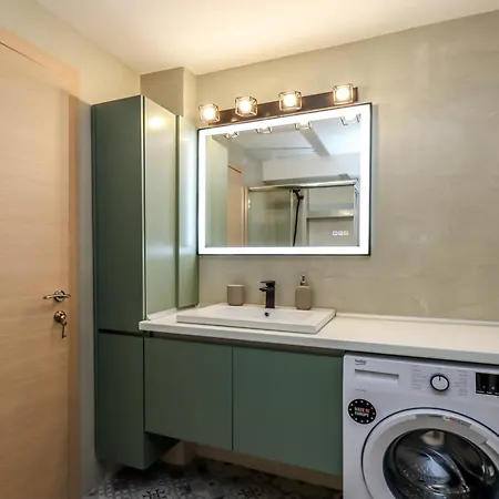 Click Memory And Loft Next To Center Apartment *